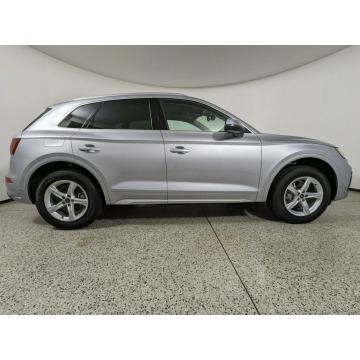 Audi Q5  SUV 2023,  2.0 benzyna, automat - Na sprzedaż za 172 200 zł - Katowice - zdjęcie 4
