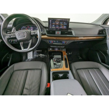Audi Q5  SUV 2023,  2.0 benzyna, automat - Na sprzedaż za 172 200 zł - Katowice - zdjęcie 8