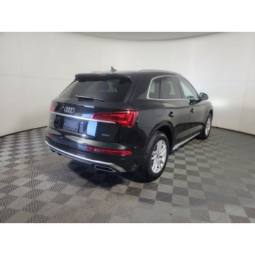 Audi Q5  SUV 2023,  2.0 benzyna, automat - Na sprzedaż za 180 810 zł - Katowice - zdjęcie 4