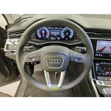 Audi Q7  SUV 2023,  2.0 benzyna, automat - Na sprzedaż za 234 930 zł - Katowice - zdjęcie 7