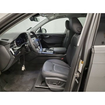 Audi Q7  SUV 2023,  2.0 benzyna, automat - Na sprzedaż za 234 930 zł - Katowice - zdjęcie 8