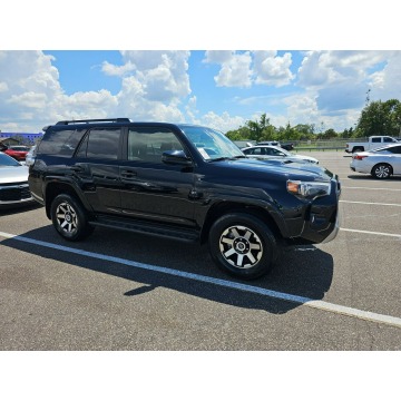 Toyota 4-Runner  SUV 2023,  4.0 benzyna, automat - Na sprzedaż za 178 350 zł - Katowice - zdjęcie 3