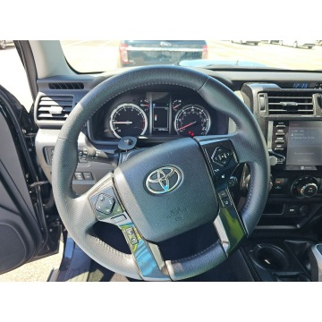 Toyota 4-Runner  SUV 2023,  4.0 benzyna, automat - Na sprzedaż za 178 350 zł - Katowice - zdjęcie 7
