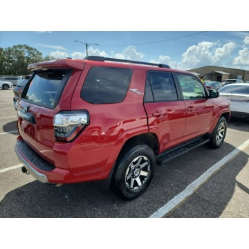 Toyota 4-Runner  SUV 2023,  4.0 benzyna, automat - Na sprzedaż za 182 040 zł - Katowice - zdjęcie 6