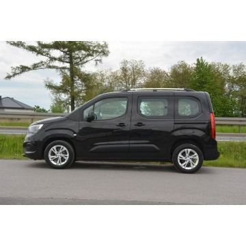Opel Combo  Minivan/Van 2019,  1.2 benzyna - Na sprzedaż za 51 100 zł - Sędziszów Małopolski - zdjęcie 3