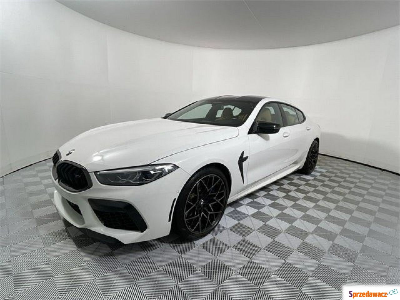 BMW M8 2022