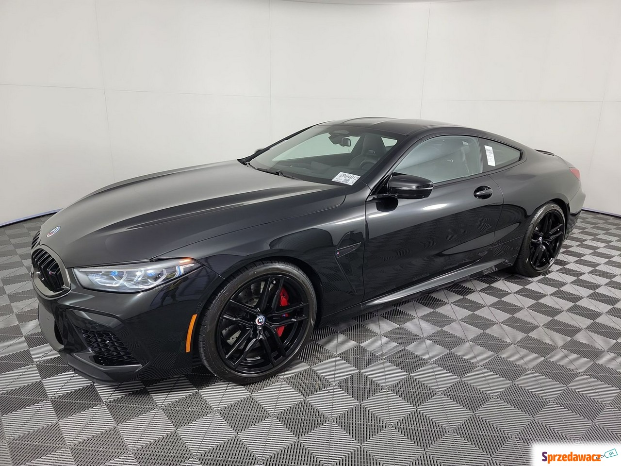 BMW M8 2023