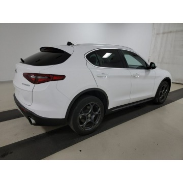 Alfa Romeo Stelvio  SUV 2018,  2.0 benzyna, automat - Na sprzedaż za 76 260 zł - Katowice - zdjęcie 4