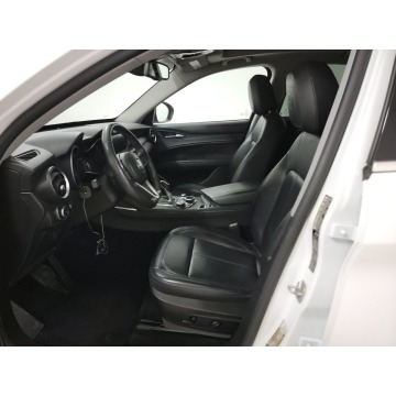 Alfa Romeo Stelvio  SUV 2018,  2.0 benzyna, automat - Na sprzedaż za 76 260 zł - Katowice - zdjęcie 8