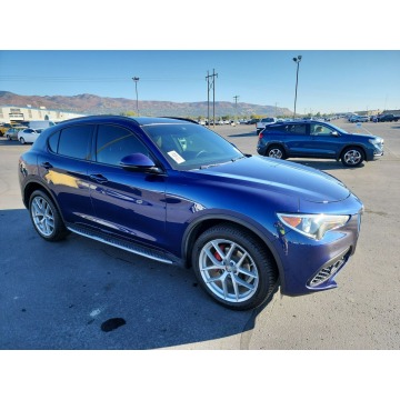 Alfa Romeo Stelvio  SUV 2018,  2.0 benzyna, automat - Na sprzedaż za 89 790 zł - Katowice - zdjęcie 2