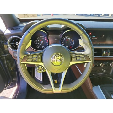 Alfa Romeo Stelvio  SUV 2018,  2.0 benzyna, automat - Na sprzedaż za 89 790 zł - Katowice - zdjęcie 6