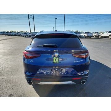 Alfa Romeo Stelvio  SUV 2018,  2.0 benzyna, automat - Na sprzedaż za 89 790 zł - Katowice - zdjęcie 4