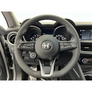 Alfa Romeo Stelvio  SUV 2021,  2.0 benzyna, automat - Na sprzedaż za 145 140 zł - Katowice - zdjęcie 4