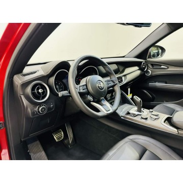 Alfa Romeo Stelvio  SUV 2022,  2.0 benzyna, automat - Na sprzedaż za 163 590 zł - Katowice - zdjęcie 7