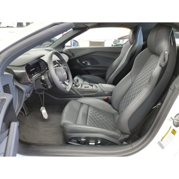 Audi R8  Kabriolet 2023,  5.2 benzyna, automat - Na sprzedaż za 904 050 zł - Katowice - zdjęcie 8