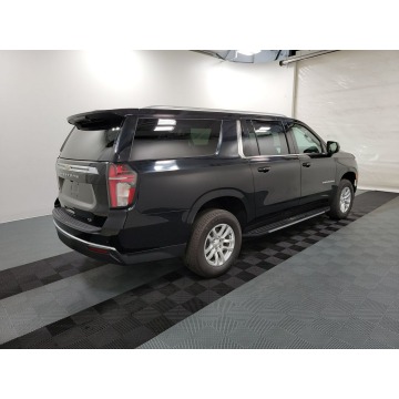 Chevrolet Suburban  SUV 2023,  5.3 benzyna, automat - Na sprzedaż za 295 815 zł - Katowice - zdjęcie 4