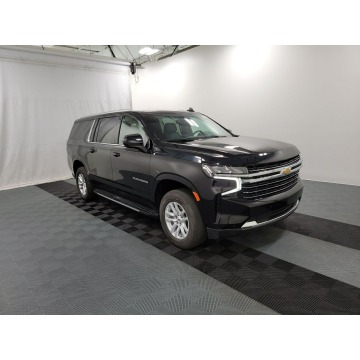 Chevrolet Suburban  SUV 2023,  5.3 benzyna, automat - Na sprzedaż za 295 815 zł - Katowice - zdjęcie 3