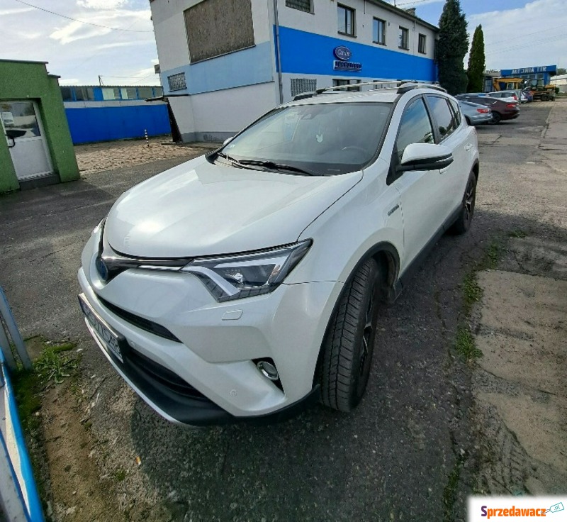 Toyota   SUV 2016,  2.5 hybryda - Na sprzedaż za 107 600 zł - Goczałkowice-Zdrój