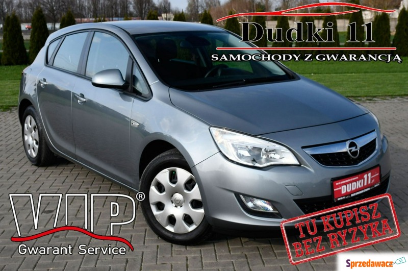 Opel Astra  Hatchback 2011,  1.6 benzyna - Na sprzedaż za 25 900 zł - Kutno