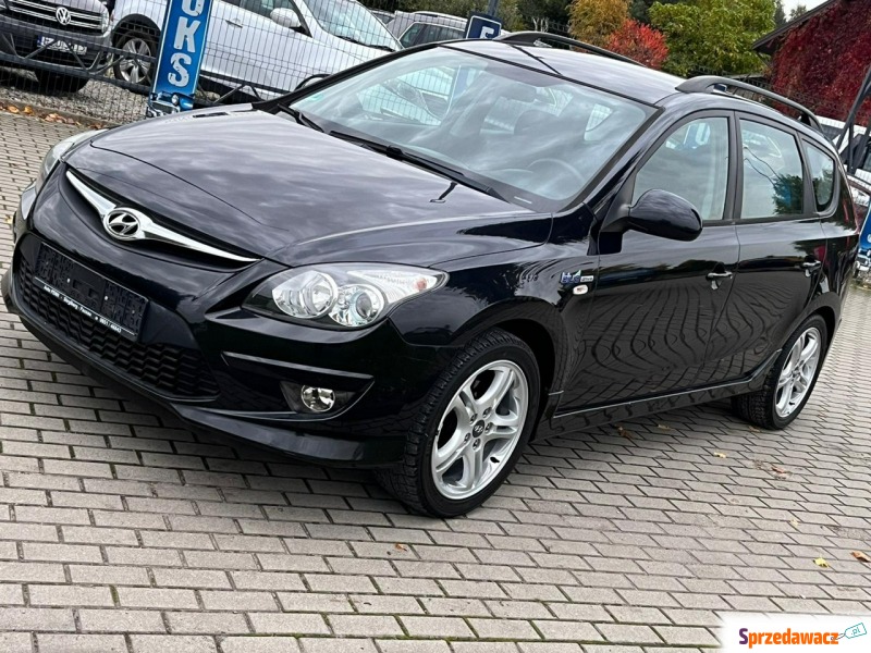 Hyundai i30 2011,  1.4 benzyna - Na sprzedaż za 23 900 zł - Zduńska Wola