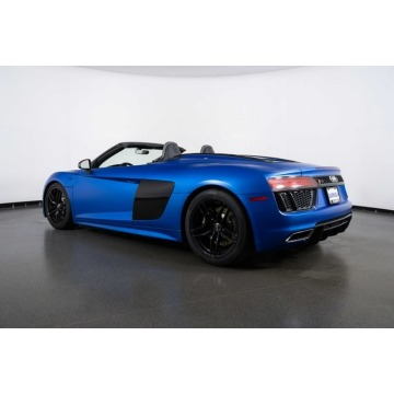 Audi R8  Kabriolet 2017,  5.2 benzyna, automat - Na sprzedaż za 707 250 zł - Katowice - zdjęcie 3