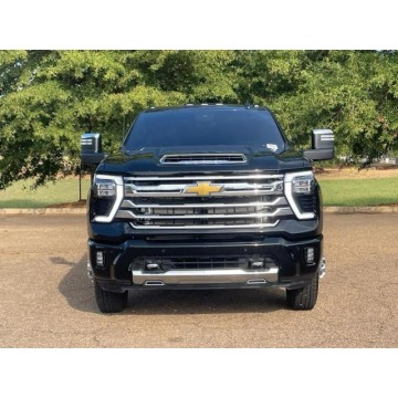 Chevrolet  2023,  6.6 diesel, automat - Na sprzedaż za 380 070 zł - Katowice - zdjęcie 2