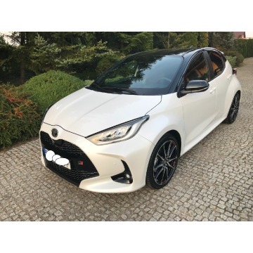 Toyota Yaris GR Hybrid 116KM Biała Perła navi automat smart