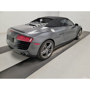 Audi R8  Kabriolet 2012,  5.2 benzyna, automat - Na sprzedaż za 351 780 zł - Katowice - zdjęcie 4