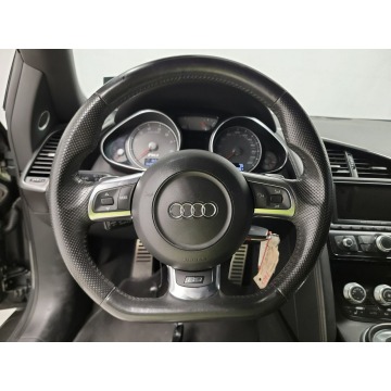 Audi R8  Kabriolet 2012,  5.2 benzyna, automat - Na sprzedaż za 351 780 zł - Katowice - zdjęcie 7