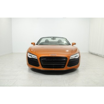 Audi R8  Kabriolet 2015,  5.2 benzyna, automat - Na sprzedaż za 399 750 zł - Katowice - zdjęcie 2