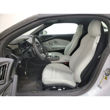 Audi R8  Kabriolet 2023,  5.2 benzyna, automat - Na sprzedaż za 772 440 zł - Katowice - zdjęcie 7