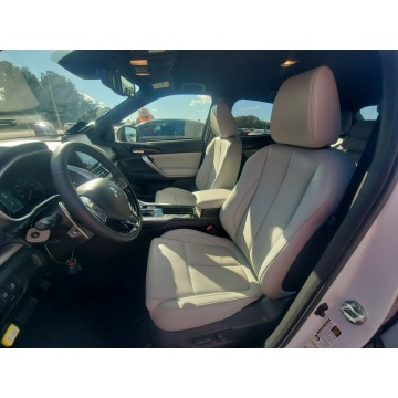 Mitsubishi Eclipse Cross  SUV 2023,  1.5 benzyna, automat - Na sprzedaż za 130 134 zł - Katowice - zdjęcie 7