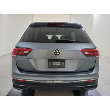 Volkswagen Tiguan  SUV 2023,  2.0 benzyna, automat - Na sprzedaż za 167 280 zł - Katowice - zdjęcie 5