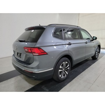 Volkswagen Tiguan  SUV 2023,  2.0 benzyna, automat - Na sprzedaż za 167 280 zł - Katowice - zdjęcie 4