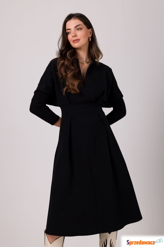 Rozkloszowana sukienka z zaznaczoną talią - czarna - Sukienki - Skarżysko-Kamienna