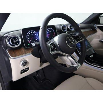 Mercedes - Benz C-klasa  Sedan/Limuzyna 2023,  2.0 benzyna, automat - Na sprzedaż za 151 290 zł - Katowice - zdjęcie 6