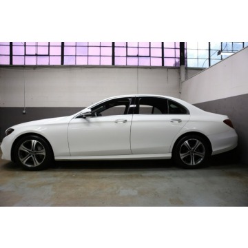 Mercedes - Benz E-klasa  Sedan/Limuzyna 2020,  2.0 benzyna, automat - Na sprzedaż za 115 620 zł - Katowice - zdjęcie 3