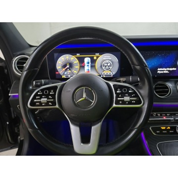 Mercedes - Benz E-klasa  Sedan/Limuzyna 2020,  2.0 benzyna, automat - Na sprzedaż za 108 240 zł - Katowice - zdjęcie 7
