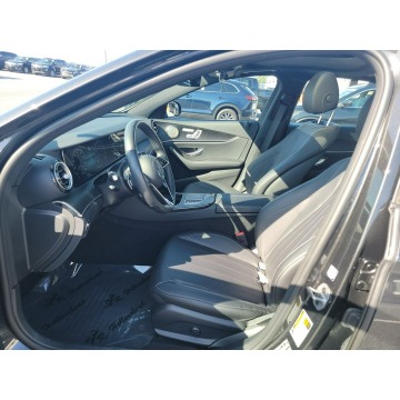 Mercedes - Benz E-klasa  Sedan/Limuzyna 2023,  2.0 benzyna, automat - Na sprzedaż za 185 718 zł - Katowice - zdjęcie 8