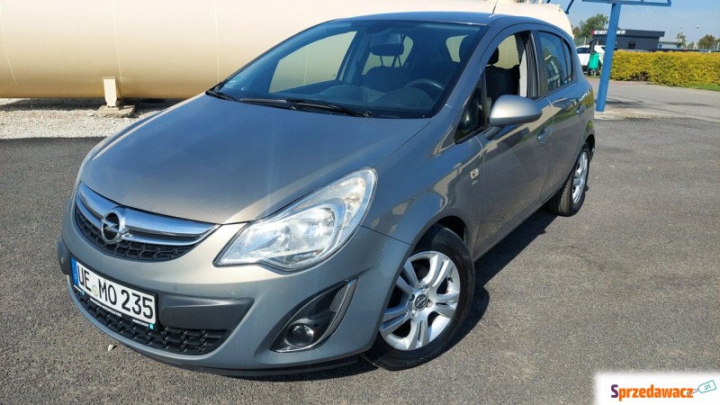 Opel Corsa  Hatchback 2011,  1.4 benzyna - Na sprzedaż za 22 700 zł - Gniezno