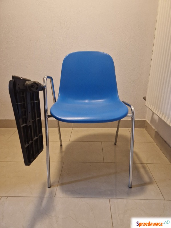 Krzesła z pulpitami - Pozostałe meble - Łomianki