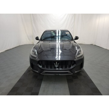 Maserati   SUV 2023,  2.0 hybryda, automat - Na sprzedaż za 220 170 zł - Katowice - zdjęcie 2