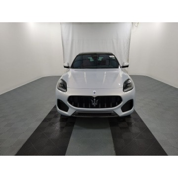 Maserati   SUV 2023,  2.0 hybryda, automat - Na sprzedaż za 207 870 zł - Katowice - zdjęcie 2