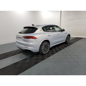 Maserati   SUV 2023,  2.0 hybryda, automat - Na sprzedaż za 207 870 zł - Katowice - zdjęcie 6