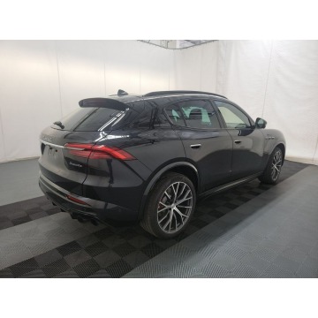 Maserati   SUV 2023,  2.0 hybryda, automat - Na sprzedaż za 216 480 zł - Katowice - zdjęcie 4