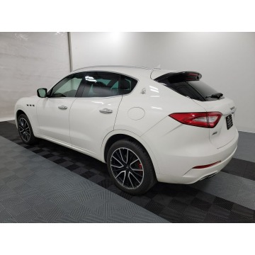 Maserati Levante  SUV 2019,  3.0 hybryda, automat - Na sprzedaż za 105 780 zł - Katowice - zdjęcie 4