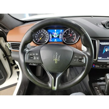 Maserati Levante  SUV 2019,  3.0 hybryda, automat - Na sprzedaż za 105 780 zł - Katowice - zdjęcie 5