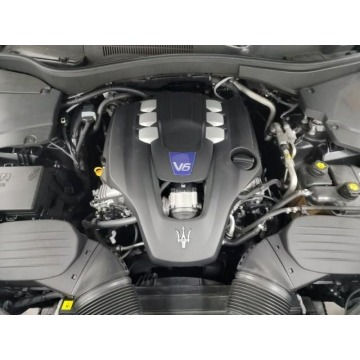 Maserati Levante  SUV 2019,  3.8 benzyna, automat - Na sprzedaż za 145 140 zł - Katowice - zdjęcie 8