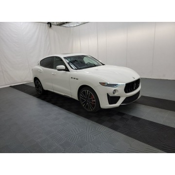Maserati Levante  SUV 2019,  3.8 benzyna, automat - Na sprzedaż za 182 040 zł - Katowice - zdjęcie 3
