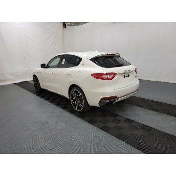 Maserati Levante  SUV 2019,  3.8 benzyna, automat - Na sprzedaż za 182 040 zł - Katowice - zdjęcie 4